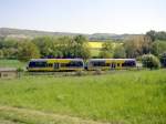 Burgenlandbahn 672 913-1  Der Querfurter  + 672 903-2  Stadt Nebra  als RB 25971 von Nebra nach Naumburg (Saale) Ost bei Laucha (Unstrut); 12.05.2008 (Foto: K.Pollmcher)