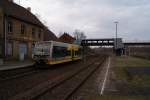 VT 672 911 der Burgenlandbahn, im Nachschu bei der Ausfahrt aus dem Bahnhof Deuben Richtung Weienfels fahrend,10.02.2011