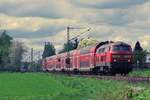 Auf der Bahnstrecke München-Mühldorf verkehren traditionell Doppelstockzüge der Südostbayernbahn in verschiedenen Längen.