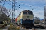 Die West-Franken-Bahn 218 460-4 und DB 218 419-0 warten auf dem Seedamm von Lindau auf die Freigabe der Rangierfahrstrasse, damit sie den im Bahnhof eingetroffenen EC 191 nach München