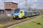 WFB-ET411 (1428 111), ein FLIRT3 für den RE 15 Münster - Emden, abgestellt in Rheine, 7.4.16.