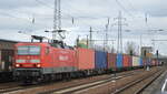 DeltaRail GmbH, Frankfurt (Oder) mit der Mietlok  143 837  (NVR-Nummer   91 80 6143 837-3 D-DB ) und Containerzug aus Richtung Frankfurt/Oder kommend am 18.01.22 Durchfahrt Bf.