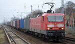 DeltaRail GmbH, Frankfurt (Oder) mit der angemieteten  143 963-7  (NVR-Nummer: 91 80 6143 963-7 D-DB ) und Containerzug am 03.03.22 Berlin Hirschgarten.