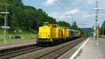 710 964-8 und 710 968 der DGT mit einem kleinen Bauzug in Fahrtrichtung Sden durch Eschwege West am 22.05.2009.