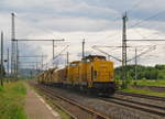 DGT 293 010 + 293 009 mit einem Bauzug Richtung Erfurt, am 14.06.2016 in Neudietendorf.