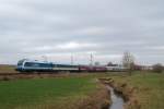 183 001 (Arriva) mit Alx 86007 bei Neufahrn (Niederbayern) [17.12.2007]