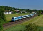 183 004 mit einem ALX am 18.05.2013 bei Ergoldsbach.