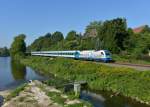 183 004 mit einem ALX nach Hof am 07.09.2013 bei Moosburg.