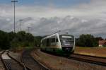 VT 16 und ein weiterer Desiro haben als VBG 86593, Weiden (Oberpf) - Regensburg Hbf, gleich Schwandorf erreicht, hier bei Irlaching, 08.07.09