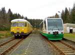 726 002 und 725 002 (Zugschlus; Gleismesszug) und 654 046 (VT46) als VBG83214 in Zwotental, 18.11.09.