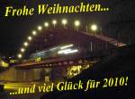 Mein 300. und fr 2009 letztes Bild auf Bahnbilder.de zeigt VBG/VIA83125 auf Sachsens grtem Lichterbogen, der  Eisernen Brcke  in Klingenthal, 5.12.09. Mit einer Spannweite von mehr als 50 Metern drfte die Brcke vielleicht sogar Deutschlands grter Lichterbogen sein. Ich wnsche allen Mitgliedern von Bahnbilder.de ein frohes, geruhsames Weihnachtsfest sowie einen glcklichen Start ins neue Jahr und mchte mich auf diesem Weg noch einmal fr die zahlreich erhaltenen Kommentare diesen Jahres bedanken!!!:)