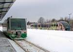 654 031 (VT31  Stadt Klingenthal ) als VBG83115 und 642 304 (VT04  Fuballzug ) abgestellt in Falkenstein, 16.2.010.