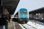 Am 20.2.2010 fhrt 223 064 mit ALX 38706/39956 (MH - MLI/MOF) in den Kemptner Bahnhof ein.