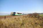 31.10.2010 14:54 VT 35 der Vogtlandbahn aus Hof (Saale) nach Adorf (Vogtland) zwischen den Bahnhfen Grobau und Reuth (bei Plauen).