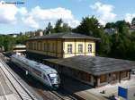 VT 24 B mit VBG 81910 von Schwandorf nach Hof Hbf kurz vor seinem Ziel beim Halt in Oberkotzau, 06.09.2010