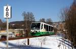 654 043 (VT43) als VBG20820 (Falkenau -) Graslitz - Zwickau zwischen Klingenthal und Zwota, 8.3.011.