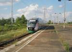 Hier 642 304-9 als VX81147 von Berlin Zoologicher Garten nach Adorf(Vogtl), bei der Einfahrt am 8.7.2011 in Berlin Schönefeld Flughafen.