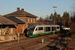 Der VT 08 der Vogtlandbahn pendelte am 27.11.2011 als Sonderzug auf der Strecke Amberg – Schnaittenbach, hier bei der Einfahrt in den Bahnhof Hirschau.