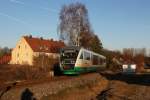 Der VT 08 der Vogtlandbahn pendelte am 27.11.2011 als Sonderzug auf der Strecke Amberg – Schnaittenbach, hier zu sehen bei Hirschau.