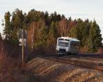 Ein neuer Regio Shuttle (VT 54) der Vogtlandbahn ist auf der Relation Zwickau - Hof im Einsatz. Seit Fahrplanwechsel im Dezember 2012 hat sich auch die Fahrtstrecke gendert. Statt von Hof nach Falkenstein fhrt die VB nun von Hof nach Zwickau bzw. Werdau.

Am spten Abend gibt es von Hof aus eine Anschlulcke ins Vogtland von 2 Stunden, weil die Abfahrzeiten der VB von XX.34 auf XX.07 gendert wurden.

Die Kleinstaaterei macht das  Reisen  mit der Bahn immer schwieriger.

29.12.2012 Kornbach/Vogtland bei KM 136,2