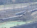 Aus luftiger Hhe vom Funkturm habe ich am 07.04.07 die beiden Desiros VT06 und VT23 auf der Abstellanlage Grunewald fotografiert.Die Triebwagen warten auf die Rckfahrt von Berlin(Zoo) nach Hof(Hbf).