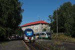 Auf der Rückfahrt nach Cheb kreuzt VT08, als ZOs36083, mit 844 018, als Os17208, im Bf As.