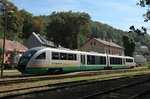  Egronet-Erkundungstour 16.-18.08.2013  Unser Sonderzug, VT08 (642 308/808) der VBG als ZOs36093, im Bf Loket am 18.08.2013