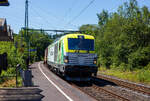 Die an die Dortmunder Eisenbahn GmbH (DE) vermietete SIEMENS Vectron Dual Mode 248 034-1  Phoenix  (90 80 2248 034-1 D-DE) der Captrain Deutschland GmbH fährt am 25 Juni 2024, mit einem Coilzug