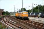 EBW V300.09 (92 80 1230 077-0 D-EBW) auf dem Weg nach Magdeburg-Rothensee. Dahinter luft EBW V100.17 (Berlin Wannsee, 19.06.2009)