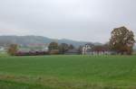 212 047 und 212 370 mit Schotterzug in Richtung Gebenbach am 12.10.2008 bei Mimbach.