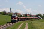 232 088 mit langem Schotterzug am 19.05.2011 bei Gebenbach (Strecke Amberg-Schnaittenbach)