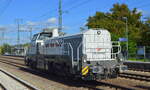 Eiffage Infra-Rail GmbH, Bochum [D] mit ihrer vossloh DE 18 [NVR-Nummer: 92 80 4185 013-4 D-ERD] am 12.10.22 Durchfahrt Bahnhof Golm.
 