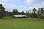 EVB 628 151 fährt als RB76 von Verden(Aller) nach Rotenburg(Wümme) und ist hier gerade zwischen Holtum und Westerwalsede unterwegs.