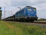 EGP 140 824-4 mit leeren, offenen ARS-Autotransportwagen in Fahrtrichtung Seelze.