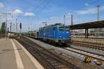 140 842-4 der EGP mit leeren Autotransportwagen im Hauptbahnhof Bremen.