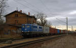 140 656 der EGP führte am 27.01.19 einen Containerzug durch Raguhn Richtung Dessau.