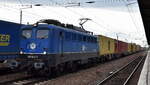 Eisenbahngesellschaft Potsdam mbH, Potsdam (EGP) mit ihrer  140 853-3  (NVR:  91 80 6140 853-3 D-EGP ) und einem Containerzug am 14.10.24 Höhe Bahnhof Schönefeld b. Berlin.