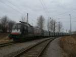 Jeden Montag,Mittwoch und Freitag wird man in Klementelvitz den EGP Taurus ES64U2-002 sehen.Am 09.Mrz 2012 stand der Taurus vor dem Kreidezug im bergabebahnhof.