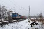 151 039 -5 (EGP) zu sehen am 23.02.16 mit einen Containerzug im Schneetreiben an der Schöpsdrehe bei Plauen/V.