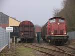 V100 “Emsland” der Emslndische Eisenbahn GmbH (ehemalige 211 308-2) mit Gterzug Ocholt-Sedelsberg kurz vor den Endpunkt in Sedelsberg am 16-3-2012.