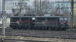 91 80 6140 772-5 D-EBS und 91 80 6140 789-2 D-EBS am frühen Morgen im Rangierbahnhof Weil am Rhein.