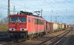 EBS Erfurter Bahnservice Gesellschaft mbH, Erfurt mit  155 239-7  [NVR-Nummer: 91 80 6155 239-7 D-EBS] mit einem Ganzzug offener Drehgestell-Güterwagen am 18.12.19 Durchfahrt Bf.