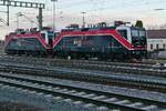 Abgestellt (||) - 143 124-6 und 143 056-0 der EBS Erfurter Bahnservice GmbH am 07.02.2022 in Aulendorf.