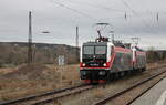 EBS/FWK 143 056-0 + 143 124-6 als Tfz Richtung Bad Kösen, am 02.01.2024 in Naumburg (S) Hbf.