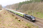 ES 64 U2 - 020 (182 520-7) MRCE Dispolok GmbH mit dem Flixtrain (FLX32622) von Stuttgart Hbf nach Berlin Ostkreuz in Nennhausen.