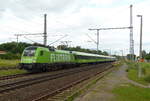 Netzwerkbahn Sachsen 182 522 mit dem FLX 32615 von Berlin Hbf (tief) nach Stuttgart Hbf, am 05.07.2021 in Neudietendorf.