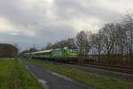 Eine Vectron-Lok zieht den FLX 30 auf dem Weg nach Leipzig durch Nordbögge (30.03.2023)