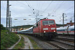 GfF 111 200 mit dem Oktoberfest-Sonderzug Hanau - München am Morgen des 14.09.2024 in Würzburg.