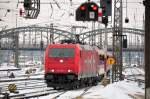 185 606 am 13.02.10 aus Mnster mit Dortmund-anhngern in Mnchen Hbf