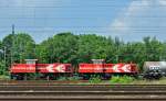 Zwei MaK DE 1002 ( DE 76 und DE 84 ) der HGK in Kln-Klettenberg - 28.05.2010